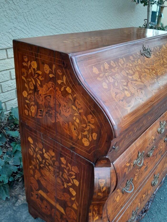 An Antique 18th Century Dutch Marquetry Bombe Bureau with Leather Writing Surface - Image 15