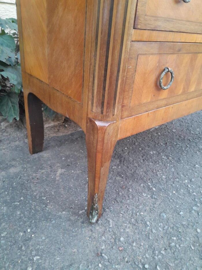 An Antique Kingswood and Gilt Metal Mounted Chest of Drawers with Marble Top - Image 8