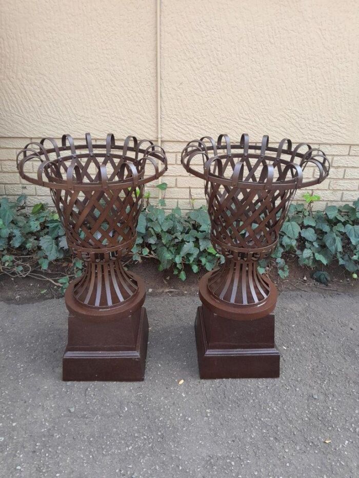 A 20th Century Pair of Decorative Wrought Iron Urns on Plinths - Image 3