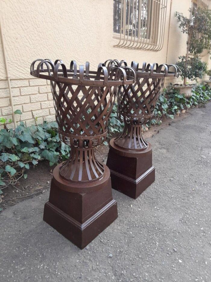 A 20th Century Pair of Decorative Wrought Iron Urns on Plinths - Image 5