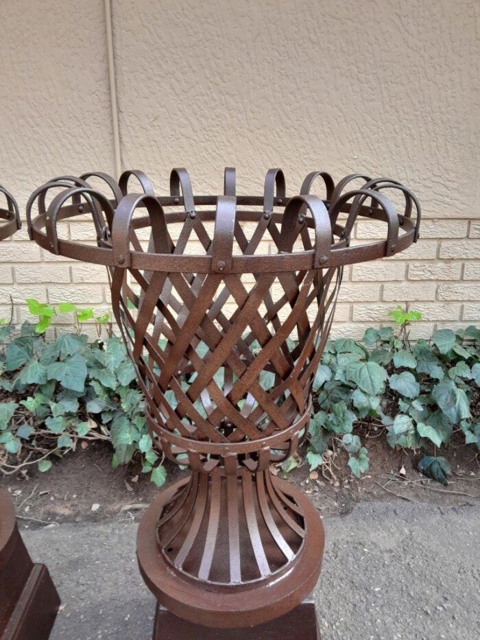 A 20th Century Pair of Decorative Wrought Iron Urns on Plinths - Image 8