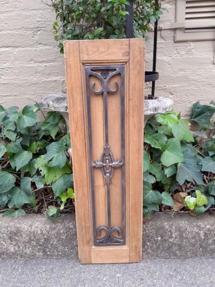 A 20th Century Pair of French Decorative Bevelled Wooden Wall Panels with Wrought Iron Design Elements In a Contemporary Bleached Finish (For Either Side of a Mirror) - Image 5