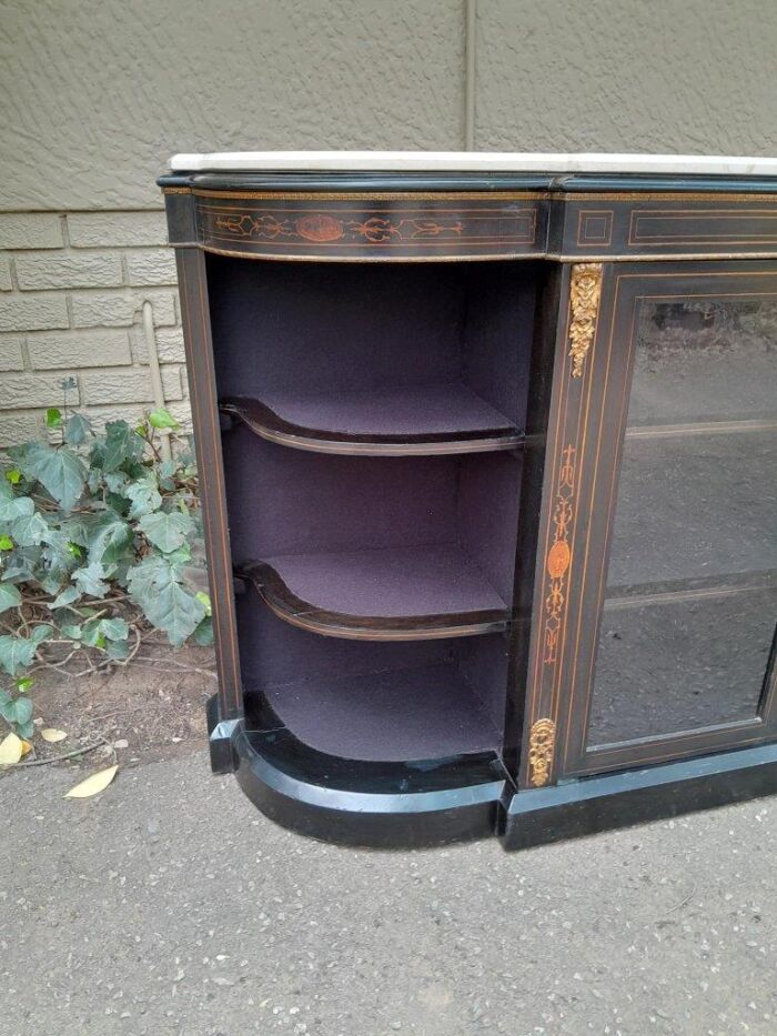 An Antique Victorian French Style Ebonised and Inlay Walnut Credenza/Display Cabinet with Brass Hardware and Glazed Doors - Image 7