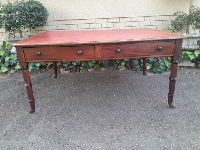 An Antique Early 19th Century George IV Mahogany Writing With Gilt Tooled Leather Top And Drawers With Brass Cap - Image 2