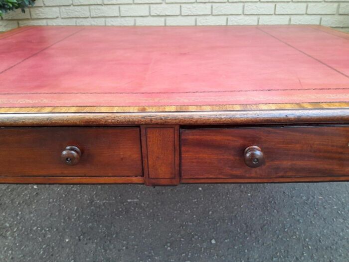 An Antique Early 19th Century George IV Mahogany Writing With Gilt Tooled Leather Top And Drawers With Brass Cap - Image 13