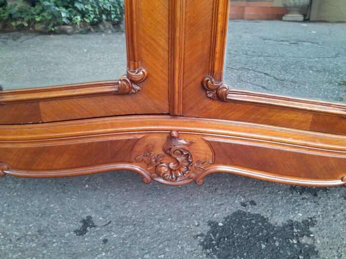 A 20th Century French Louis XV Style Walnut Armoire with Bevelled Mirrors - Image 6