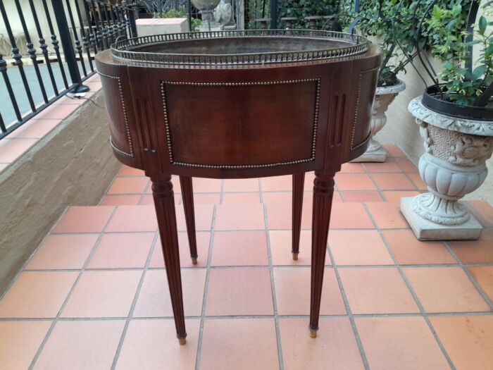 A 20th Century French Mahogany and Gilt Cellarette / wine cooler with Metal Waterproof Inner - Image 5