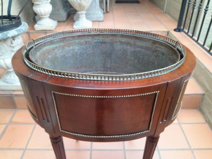 A 20th Century French Mahogany and Gilt Cellarette / wine cooler with Metal Waterproof Inner - Image 8