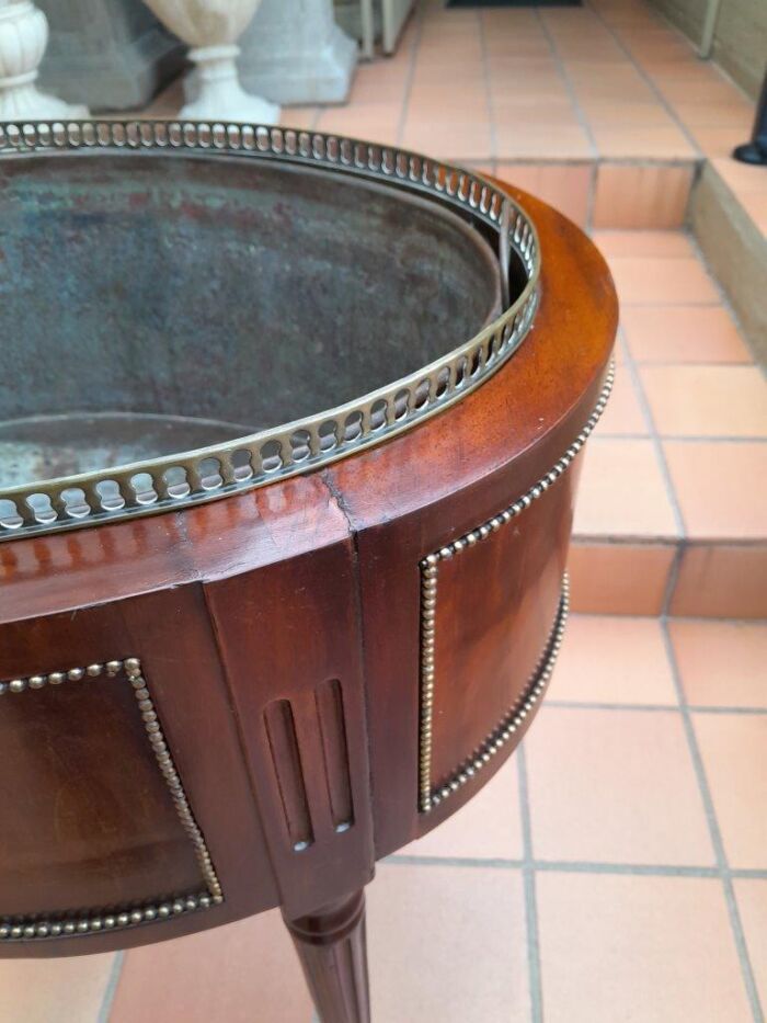 A 20th Century French Mahogany and Gilt Cellarette / wine cooler with Metal Waterproof Inner - Image 9