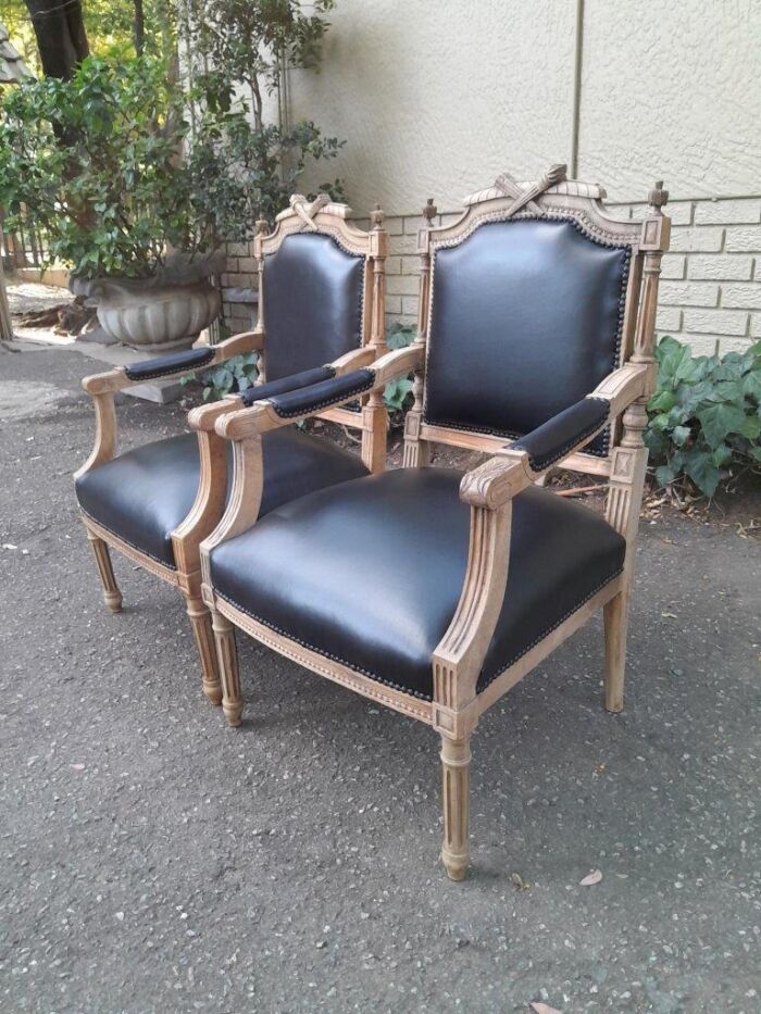 A 20th Century Pair of Carved Walnut Tapestry Chairs - Image 3