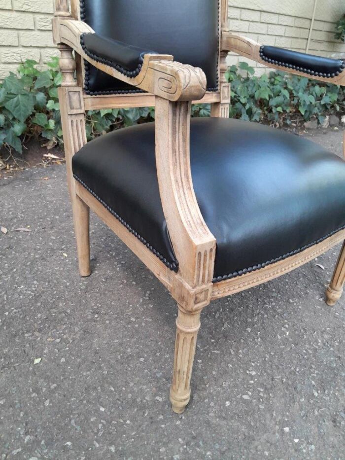 A 20th Century Pair of Carved Walnut Tapestry Chairs - Image 5