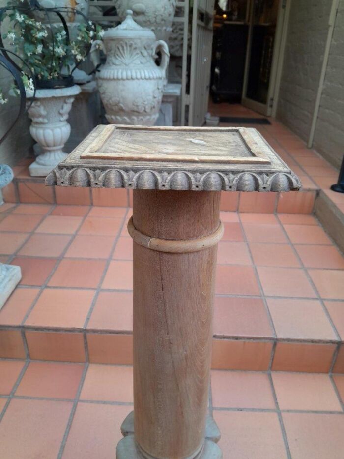 A 20th Century Ornately Carved Wooden Pedestal / Plinth - Image 5