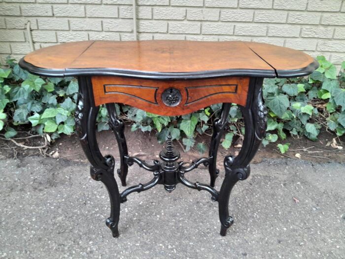 An Antique Victorian Burr Walnut and Ebonised Drop Side Table and Fitted Interior - Image 2