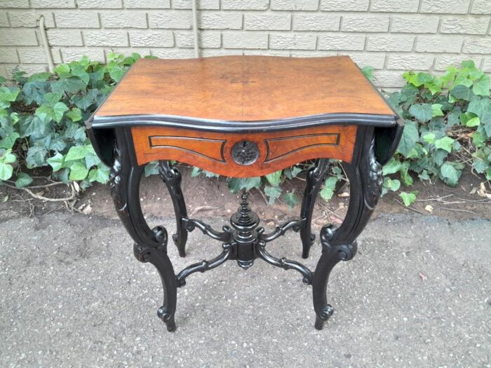 An Antique Victorian Burr Walnut and Ebonised Drop Side Table and Fitted Interior - Image 4