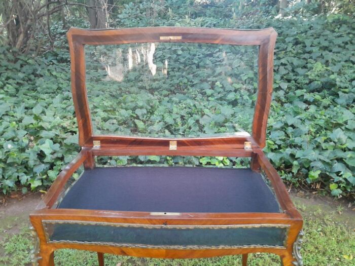 An Antique 19th Century French Kingwood Table with Bevelled Glass Top Opens - Image 6