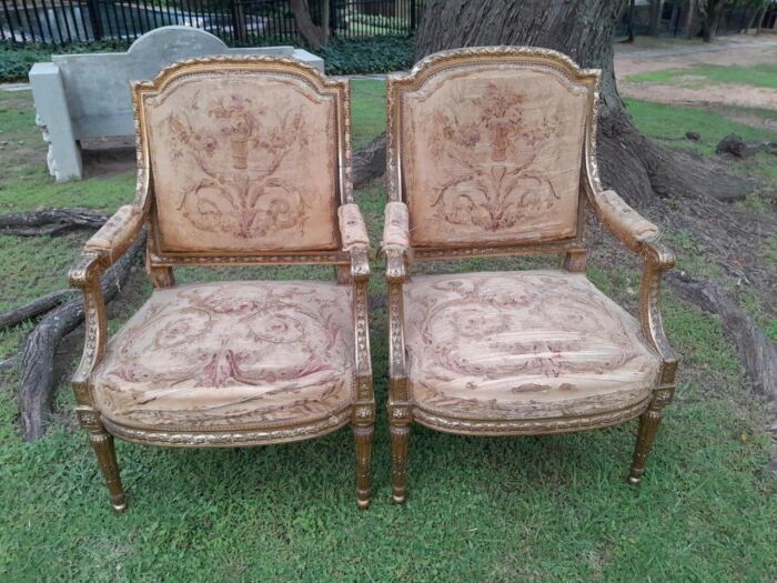 A 20th Century French Pair of Gilded Armchairs - Image 2