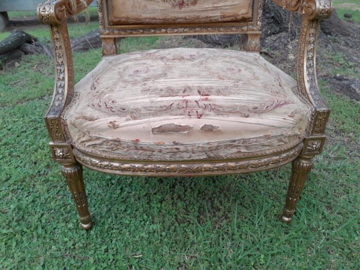 A 20th Century French Pair of Gilded Armchairs - Image 6