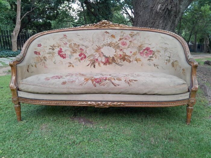 A 20th Century French Giltwood Five Piece Set Comprising A Settee / Canape and Four Armchairs - Image 4