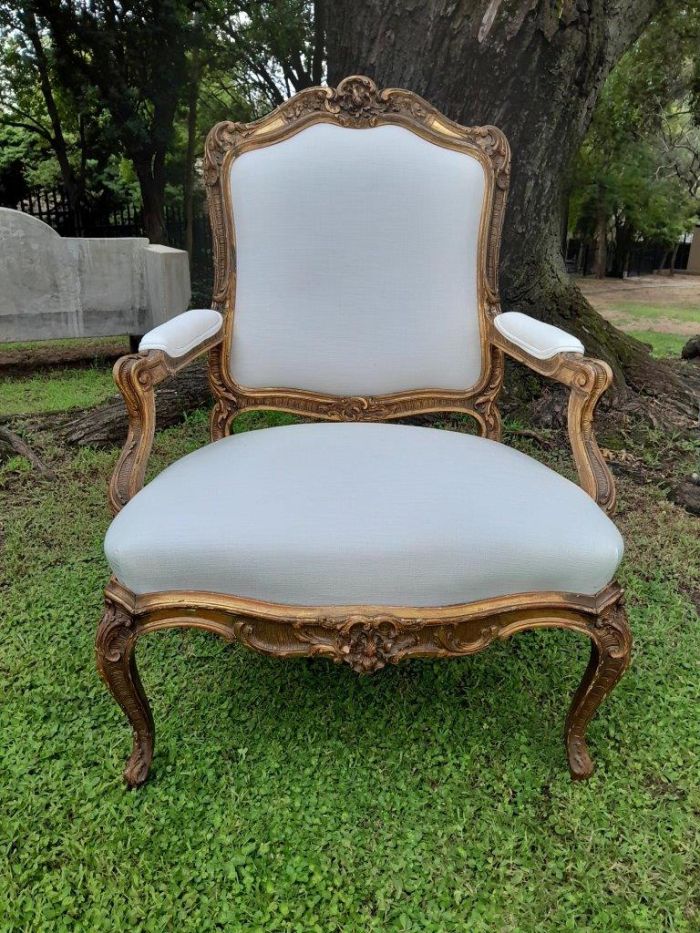 A 20th Century French Style Carved Giltwood Armchair