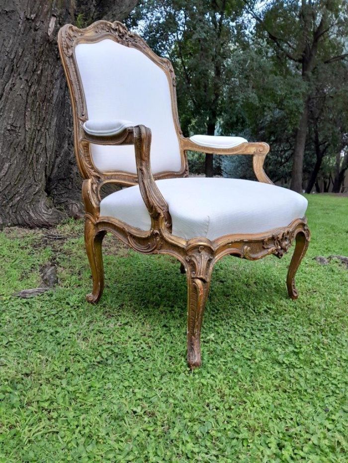 A 20th Century French Style Carved Giltwood Armchair - Image 3