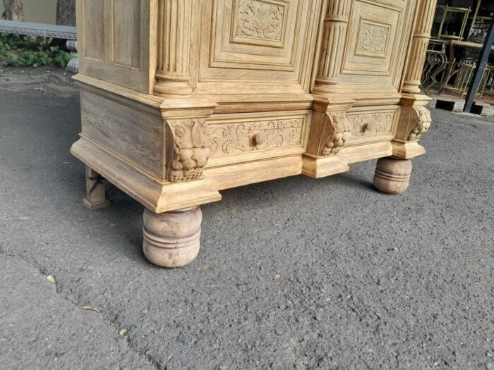 A Magnificent Antique 18th Century Flemish Heavily Carved Oak Cabinet / Cupboard in a Contemporary Bleached Finish - Image 5