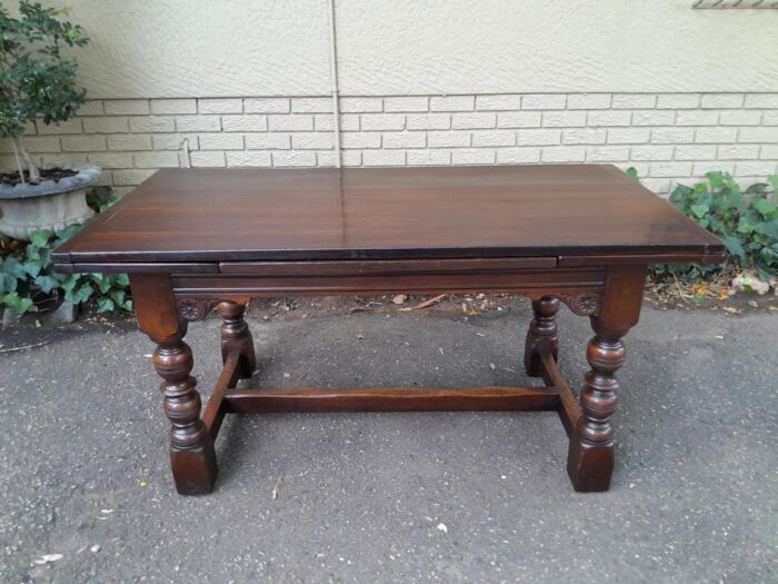 A 20th Century English Oak Refectory Table - Image 5