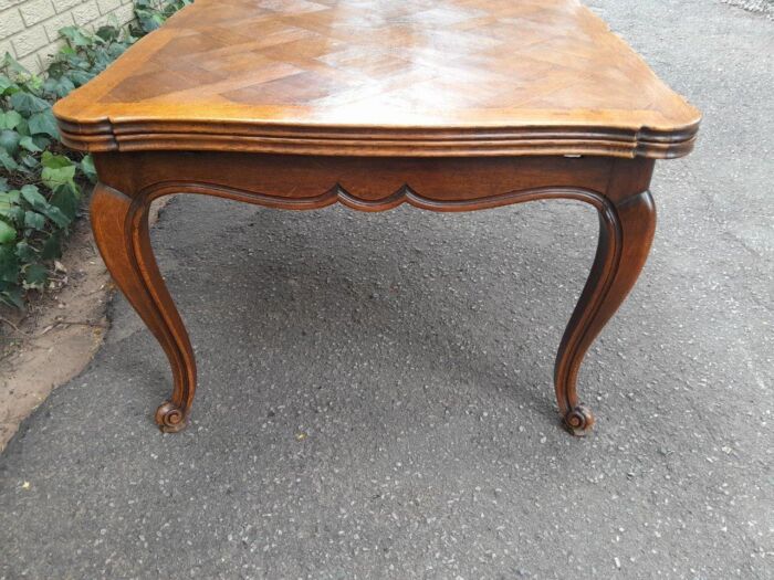 A 20th Century French  Carved Oak Extension Dining Table / Entrance Table / Table  with Two Leaves - Image 7