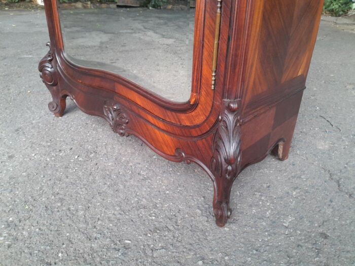 An Early 20th Century French Carved Rosewood Armoire with Bevelled Mirror and Lock and Key - Image 4