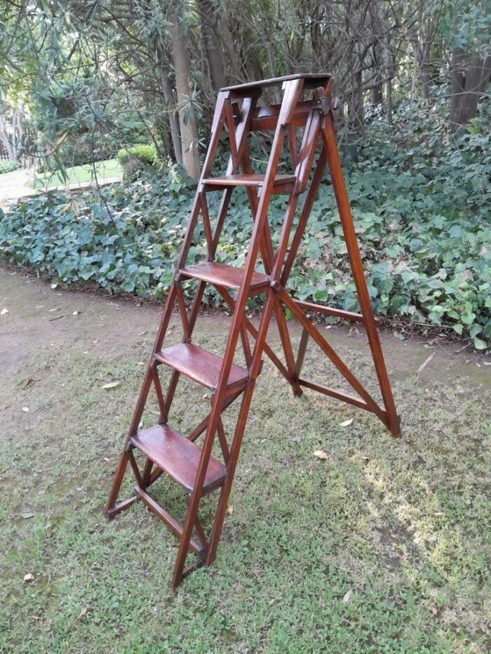 An Antique Victorian Circa 1890s Deal Wood Decorative / Library Ladder - Image 4