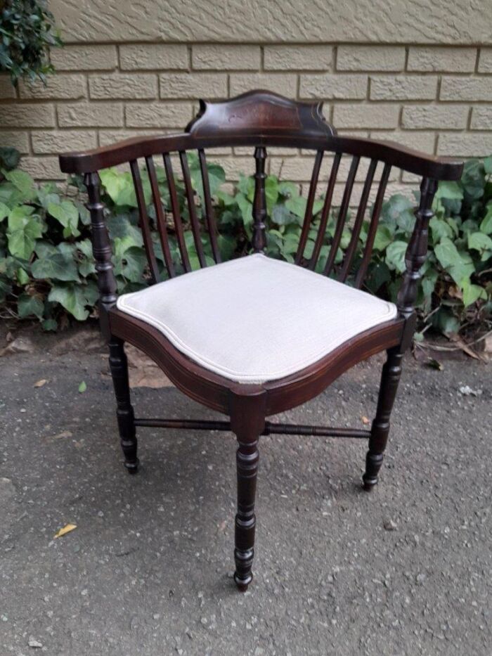 An Antique Edwardian Carved Mahogany and Inlaid Corner Chair - Image 2