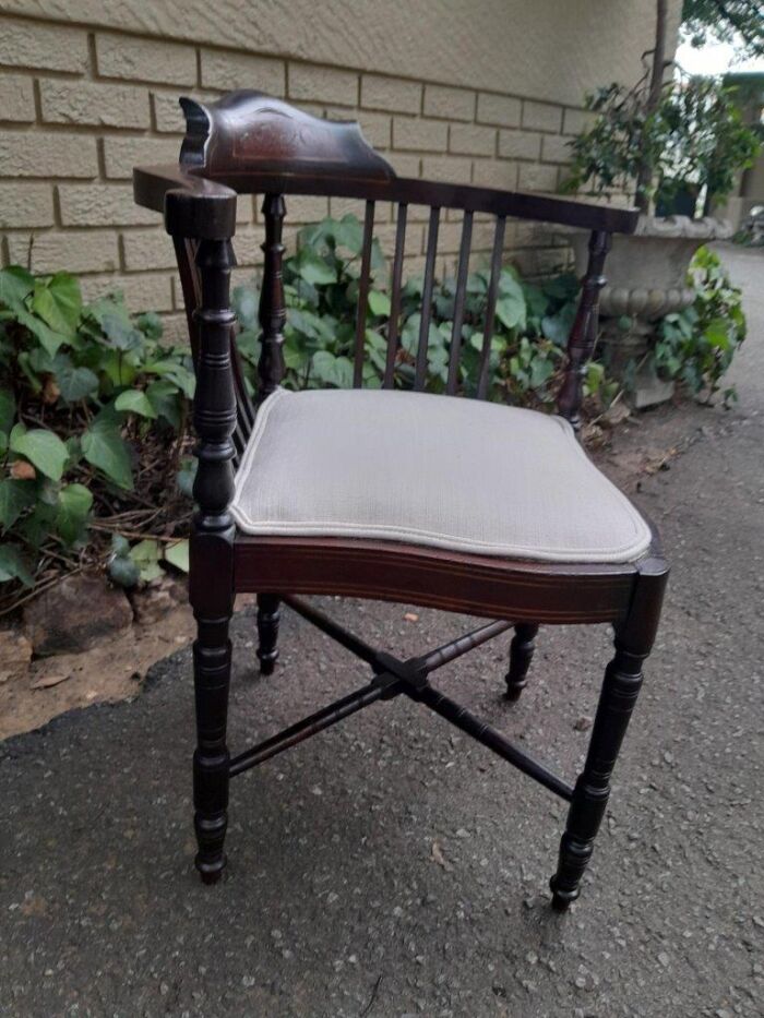 An Antique Edwardian Carved Mahogany and Inlaid Corner Chair - Image 4