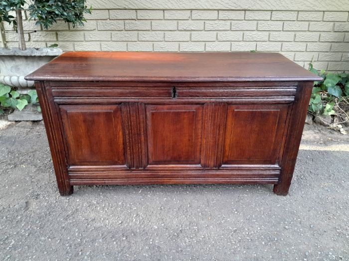 A Late 19th Century Oak Kist - Image 3