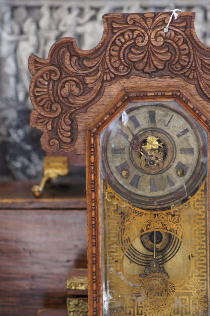 Antique Ingraham'S Gingerbread Mantle Clock ND - Image 3