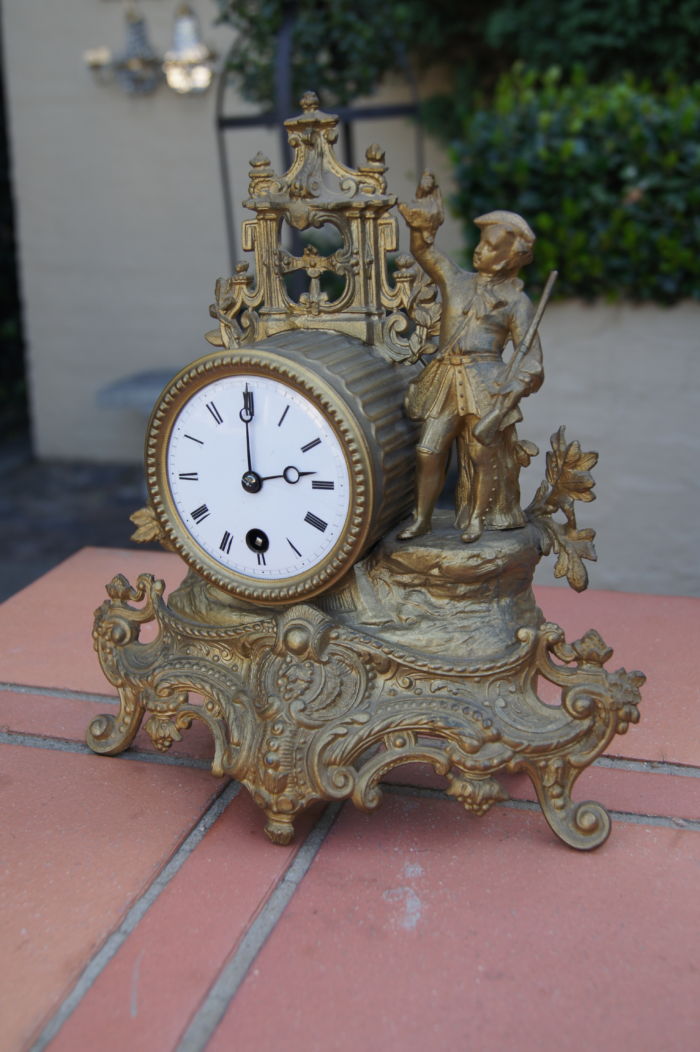 Vintage Bronze Casted French Style Mantle Clock - Image 3