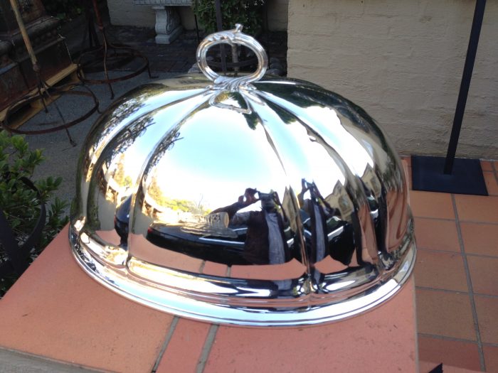 Large oval food dome with crest 46cm - Image 3