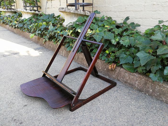 A Wooden Table Easel - Image 3