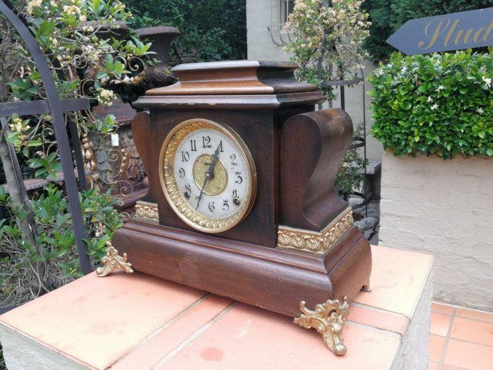 A Victorian Wooden Cased Mantle Clock - ND - Image 3