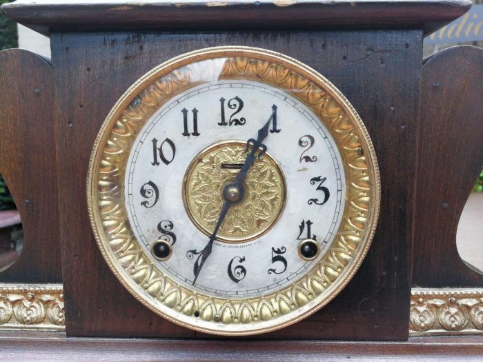 A Victorian Wooden Cased Mantle Clock - ND - Image 6