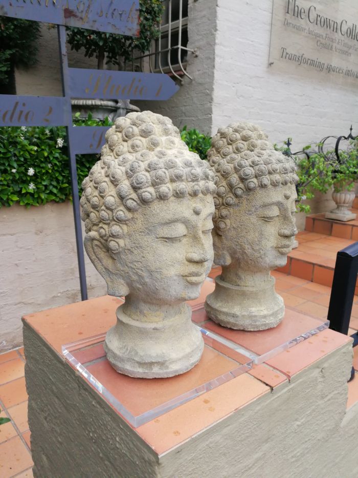 A Pair of 20th Century English Cast Stone Concrete Busts of Buddha On Perspex Bases ND - Image 5