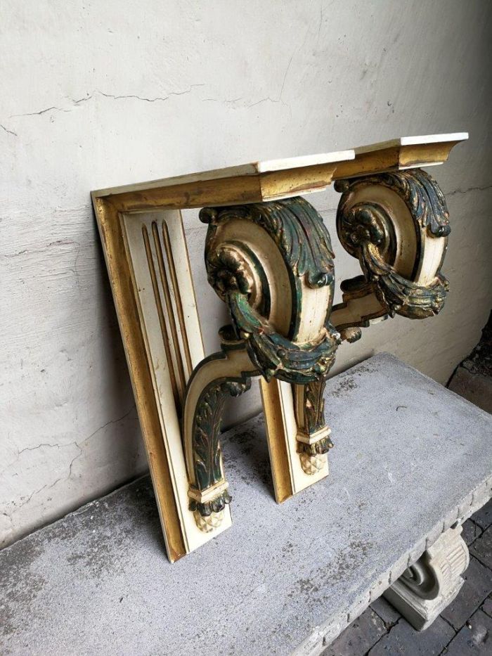 A 21st Century Pair Of Gilt Painted Wooden Wall Brackets/Sconces - Image 4