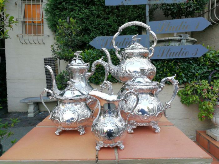 A Late 19th Century Electroplate Five Piece Tea Service - Image 2