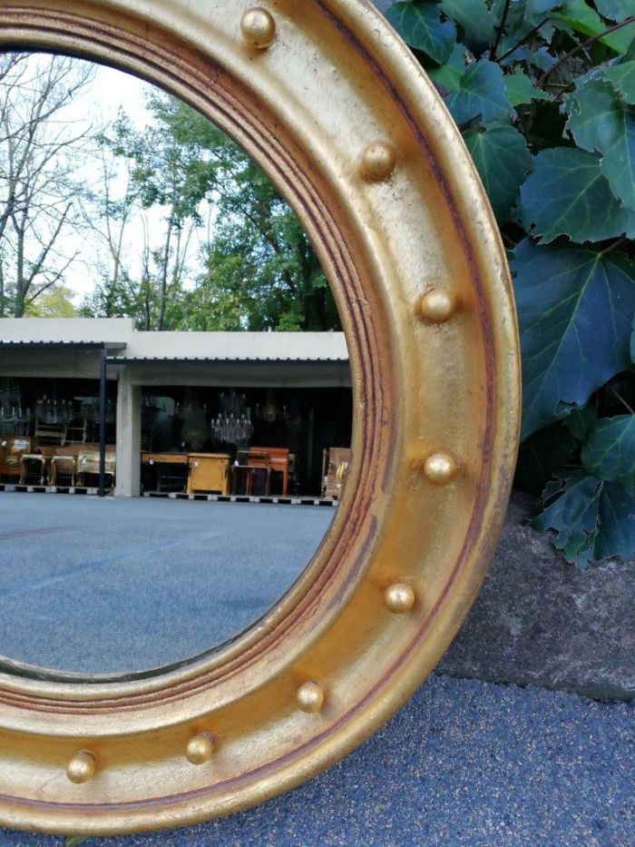 A Large Giltwood Regency Convex Mirror - Image 5