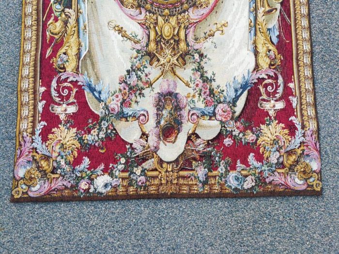 A French Woven Grandes Tapestry Woven Tapestry with Lining (The original pieces are at the Louvre and at the Versailles castle. The arms are those of the French Kingdom) - Image 4