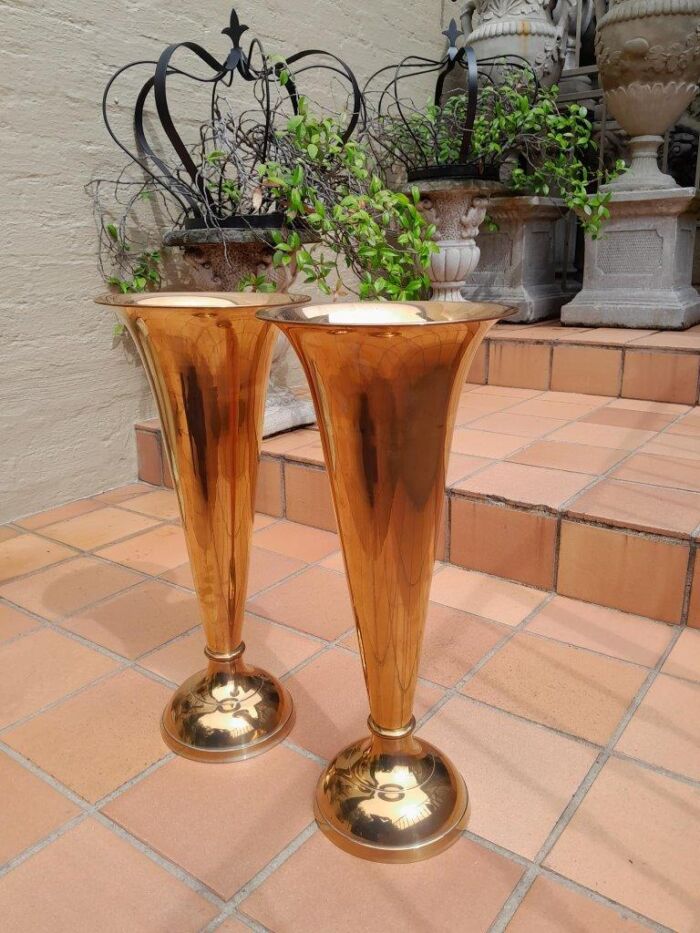 A Pair of Brass Decorative Urns / Vases - Image 3