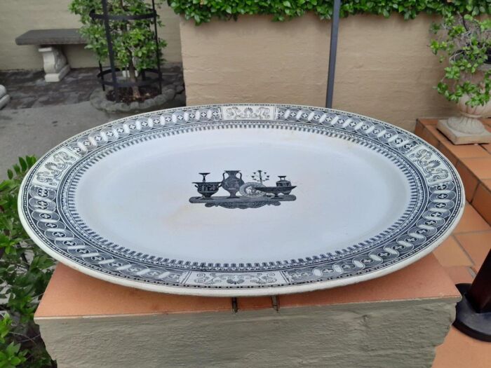 A Greek Etrusgan Porcelain Serving Platter of Large Proportion