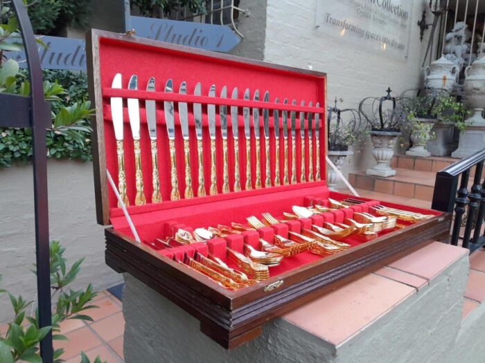 A 20th Century Twelve Place 24Karat Hard Gold Plated  Cutlery set in Canteen - Image 5