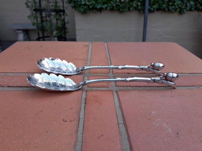 A 20th Century Pair of Electroplate Salad Servers/Spoons Dimensions: 20cm long R2500 - Image 2