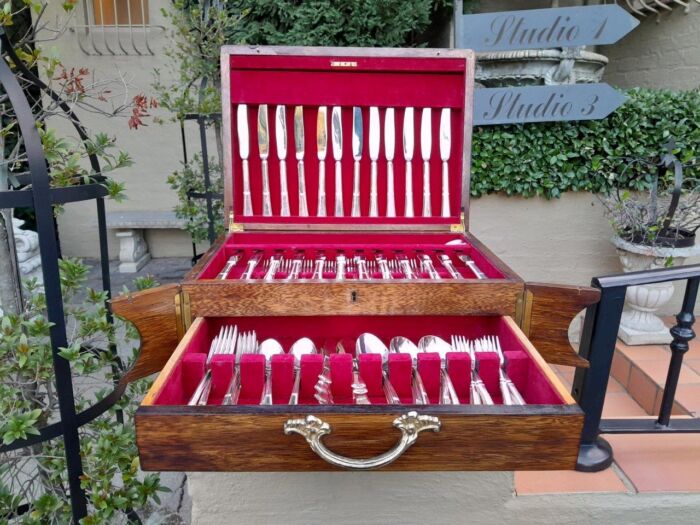 A 115 Piece Sheffield Silver Plate Angora Twelve Place Cutlery Set Comprising  of One Hundred and Fifteen (115) Pieces in a Canteen