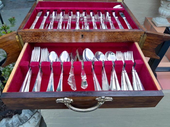 A 115 Piece Sheffield Silver Plate Angora Twelve Place Cutlery Set Comprising  of One Hundred and Fifteen (115) Pieces in a Canteen - Image 6