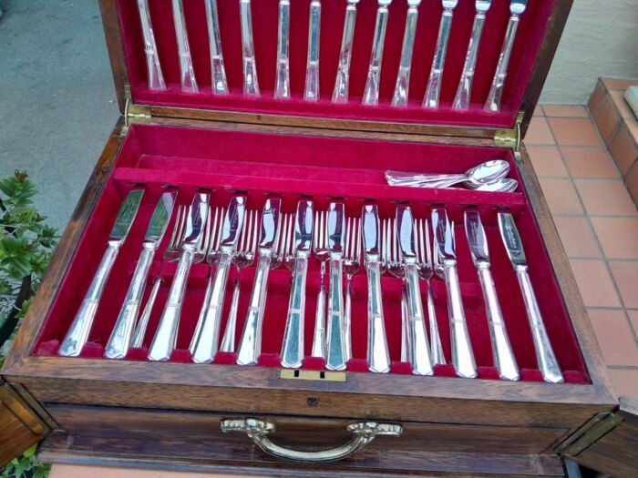 A 115 Piece Sheffield Silver Plate Angora Twelve Place Cutlery Set Comprising  of One Hundred and Fifteen (115) Pieces in a Canteen - Image 7